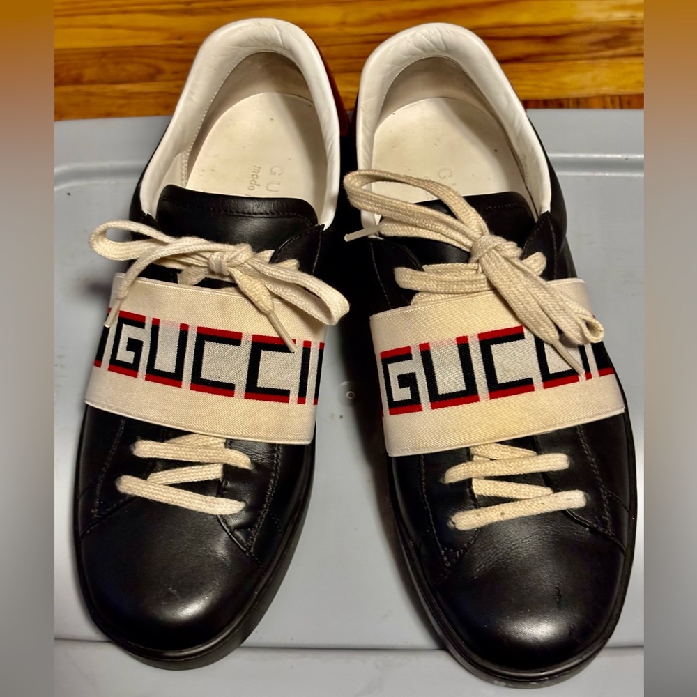 Gucci Black and White Sneakers with Classic Design